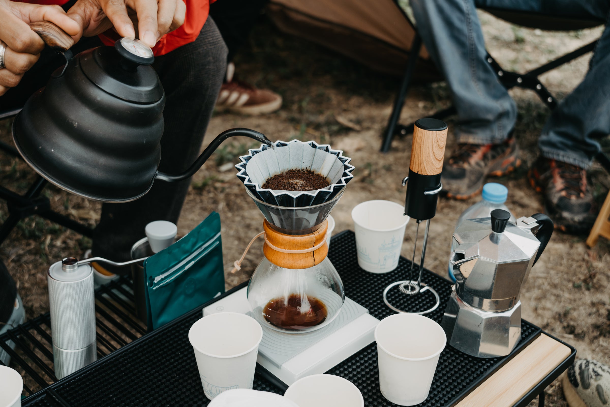 2400-drip-coffee-enjoy-coffee-time-in-camping.jpg